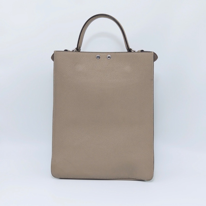 FENDI peekaboo系列大象灰銀扣手提肩背公事包17*33*8 98新配件塵袋雨衣-6