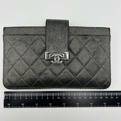 香奈兒黑銀魚子醬菱格紋手拿包錢包
