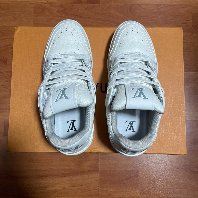 Lv Trainer白水泥 路易威登灰白配色 低幫時尚板鞋 37.5碼-3
