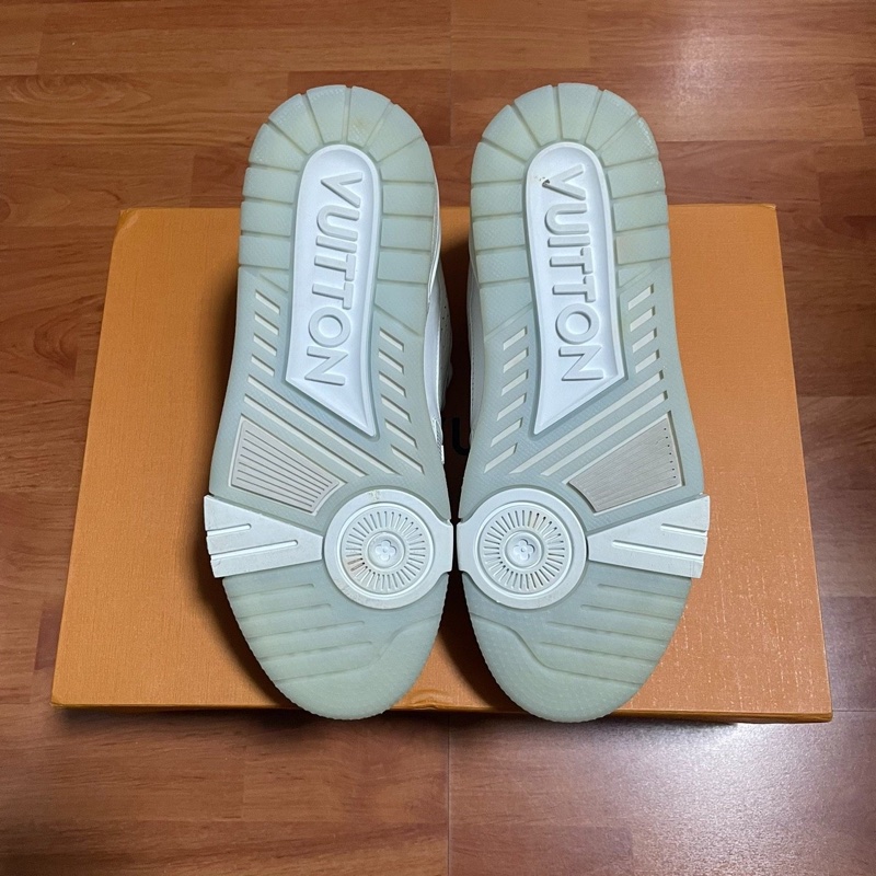 Lv Trainer白水泥 路易威登灰白配色 低幫時尚板鞋 37.5碼-6