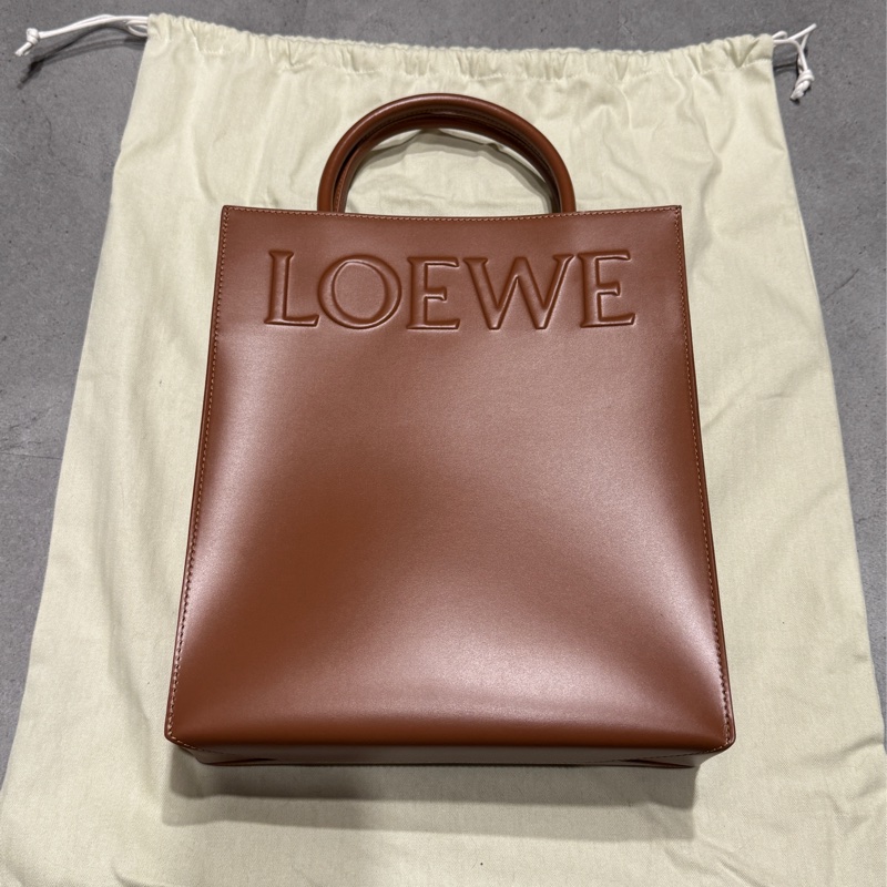 斷捨離~LOEWE 全新 A4 皮革tote 棕色-0