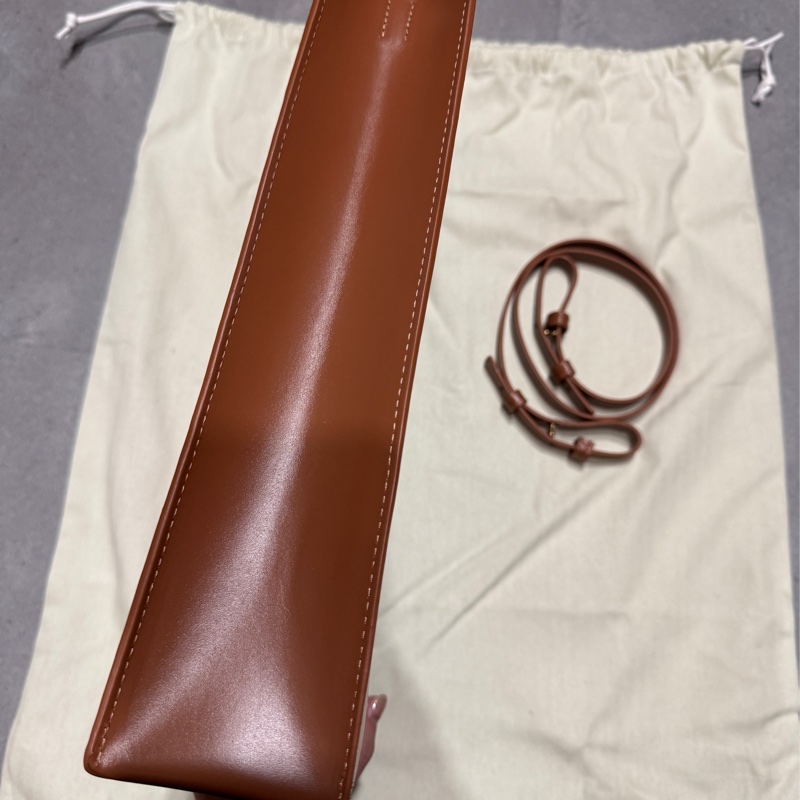 斷捨離~LOEWE 全新 A4 皮革tote 棕色-5
