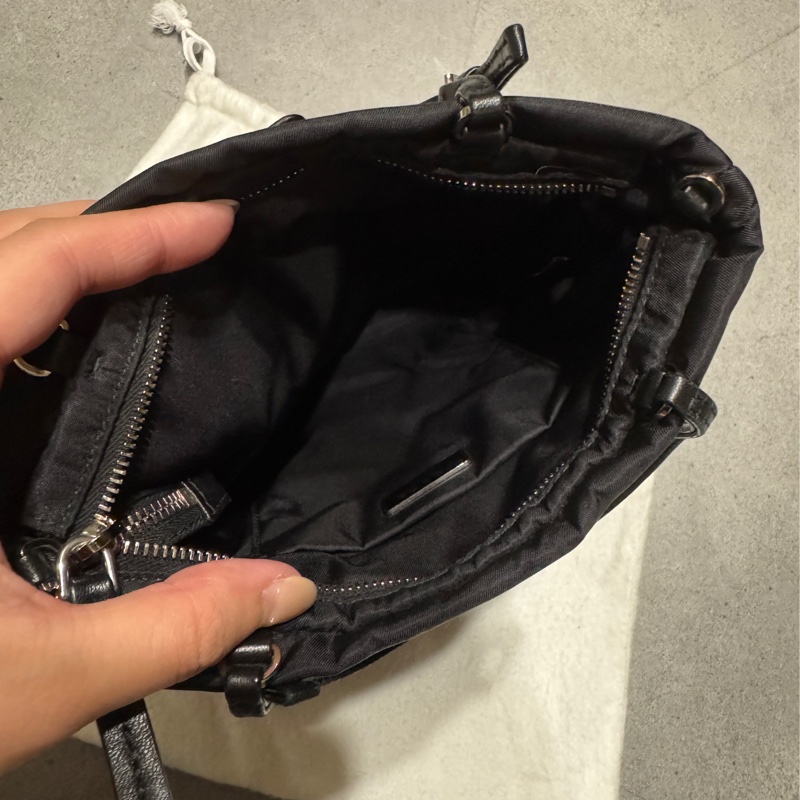 斷捨離～Prada黑色尼龍手提斜背包 約8成新-3