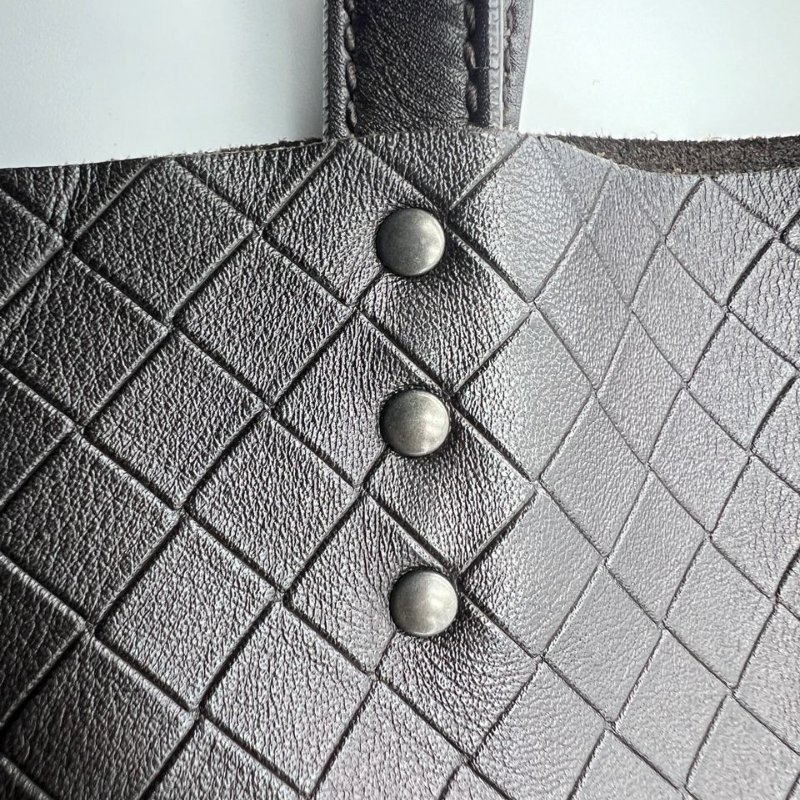 葆蝶家黑色編織托特包 單肩款-2