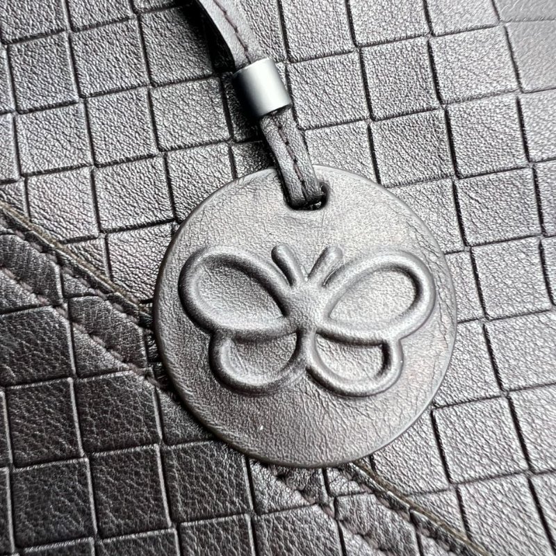 葆蝶家黑色編織托特包 單肩款-8