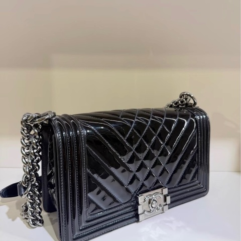 CHANEL LE BOY MEDIUM BLACK