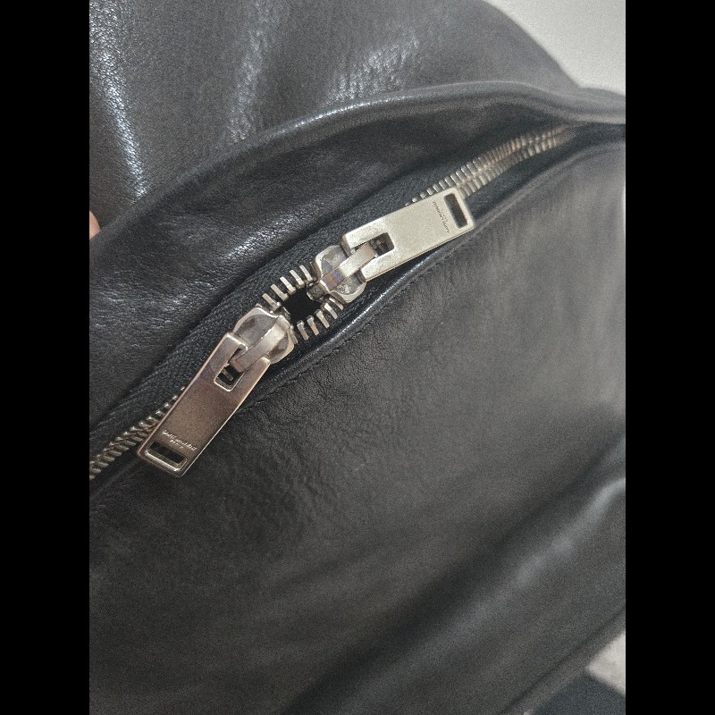 YSL Saint Laurent 聖羅蘭 全皮革 黑色 後背包-11