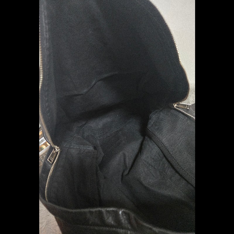 YSL Saint Laurent 聖羅蘭 全皮革 黑色 後背包-25