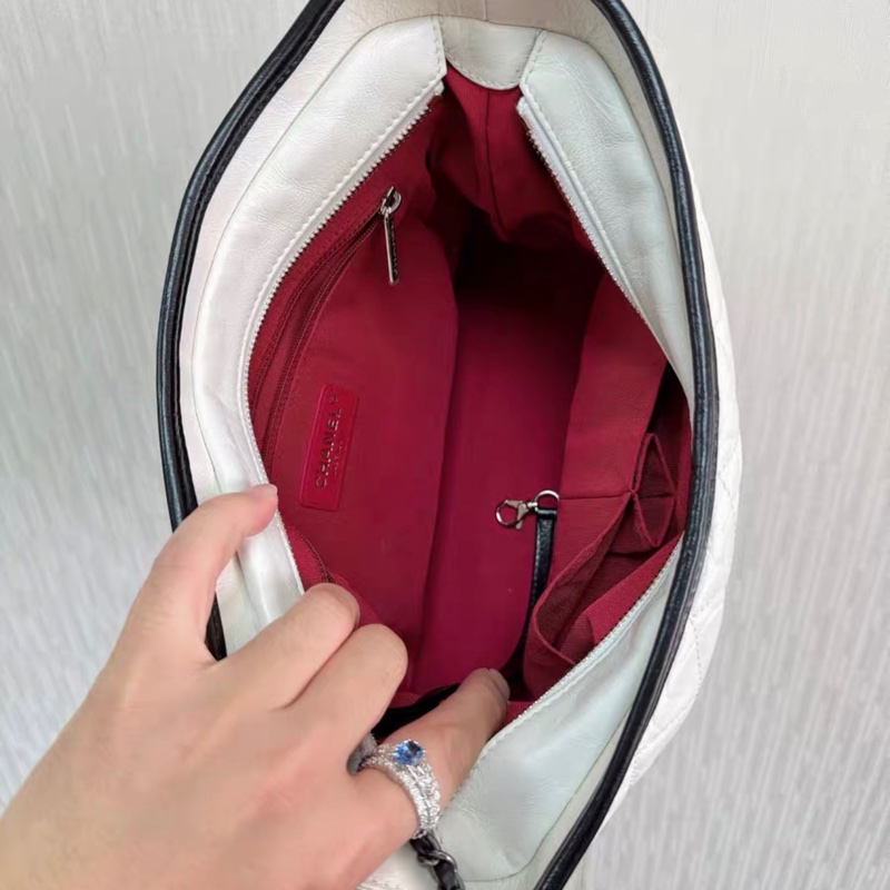 【99%新 ✨ 全網最低價！】 26開 Chanel 流浪包 黑白 熊貓配色 中號 有保卡配件 近全新-6