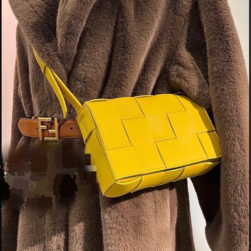 【95%新 ✨ 全網最低價！】BV Cassette 姜黃15格 單肩斜挎包 羊皮 軟軟手感-1