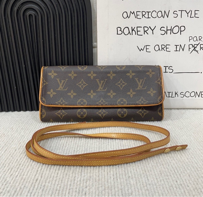 【全網最低價✨95新】LV 老花信封包 可單肩斜背-1