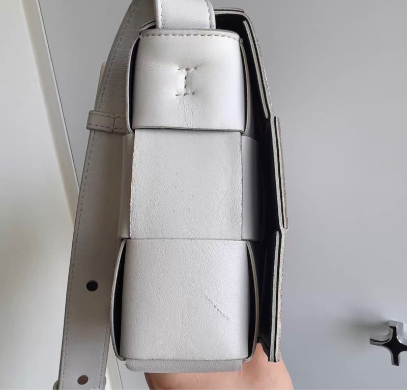 【95%新 ✨ 全網最低價!】BV Cassette 黑白 熊貓配色15格單肩斜挎包-2