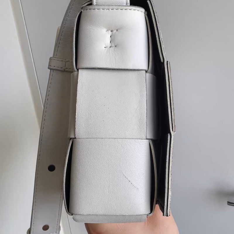 【95%新 ✨ 全網最低價!】BV Cassette 黑白 熊貓配色15格單肩斜挎包-8