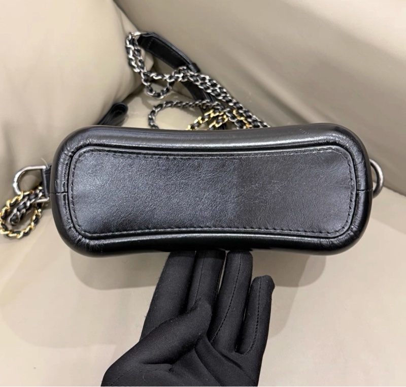 【95新 ✨ 全網最低價！】Chanel 26開有卡 流浪包 山形紋 小號 黑色 金扣-4