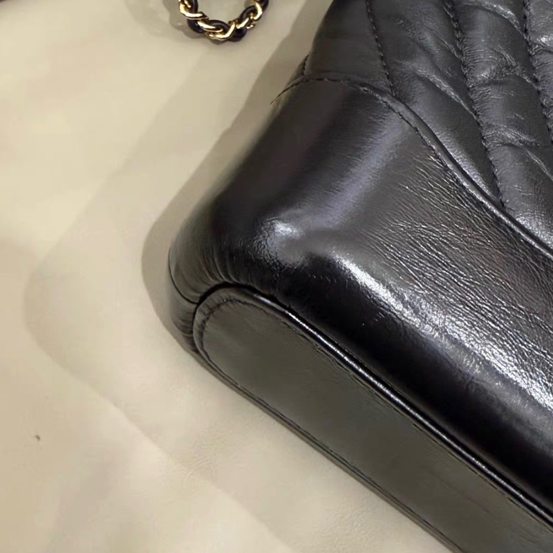 【95新 ✨ 全網最低價！】Chanel 26開有卡 流浪包 山形紋 小號 黑色 金扣-9