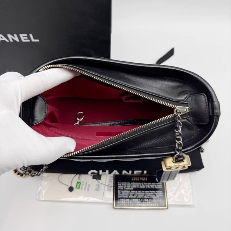 【95新 ✨ 全網最低價!】Chanel 流浪包 山形紋 小號 黑色 金扣-9