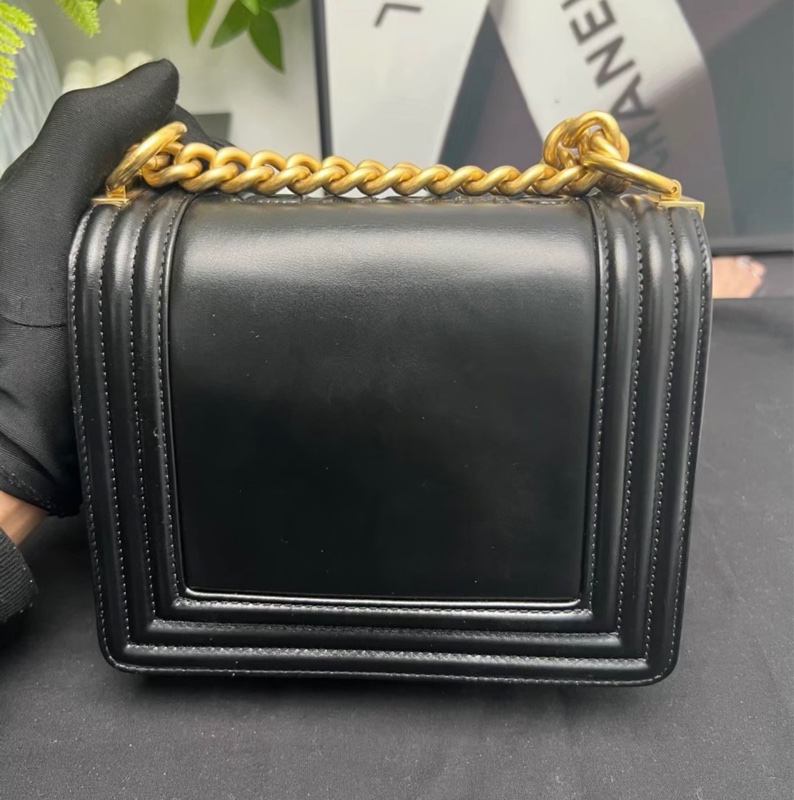 【96新 ✨ 全網最低價！】Chanel leboy mini 黑色金扣 牛皮 芯片款新款-1