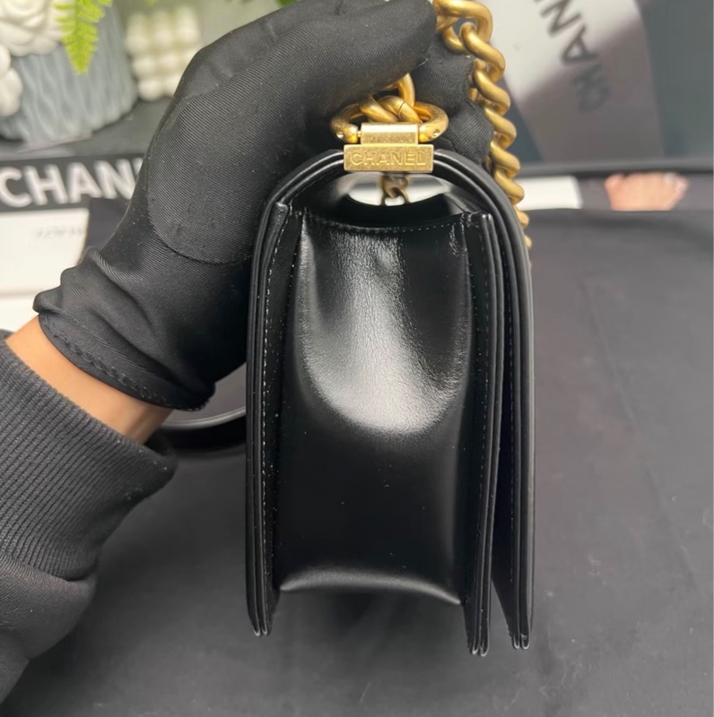 【96新 ✨ 全網最低價！】Chanel leboy mini 黑色金扣 牛皮 芯片款新款-3