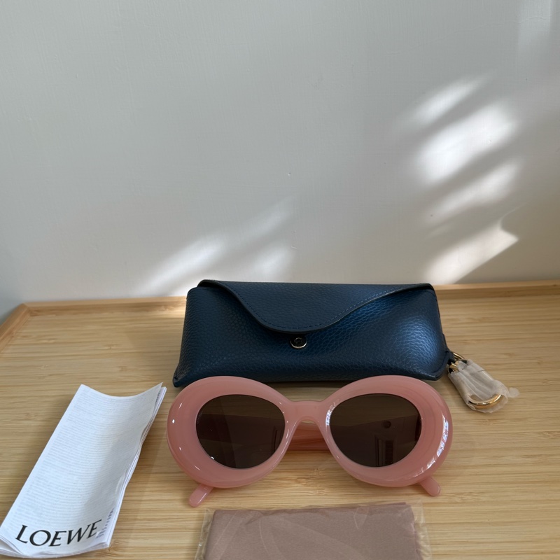Loewe 粉色墨鏡-1