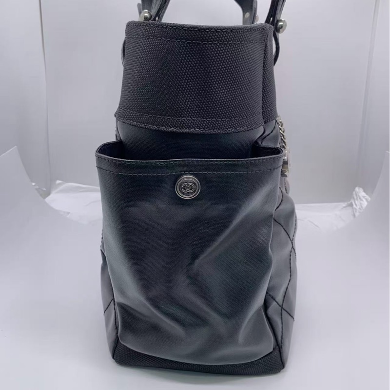 二手CHANEL黑色帆布塗層大號tote單肩包,13開,公價兩萬多,配件有塵袋,小內袋,邊角有正常使用痕跡-3