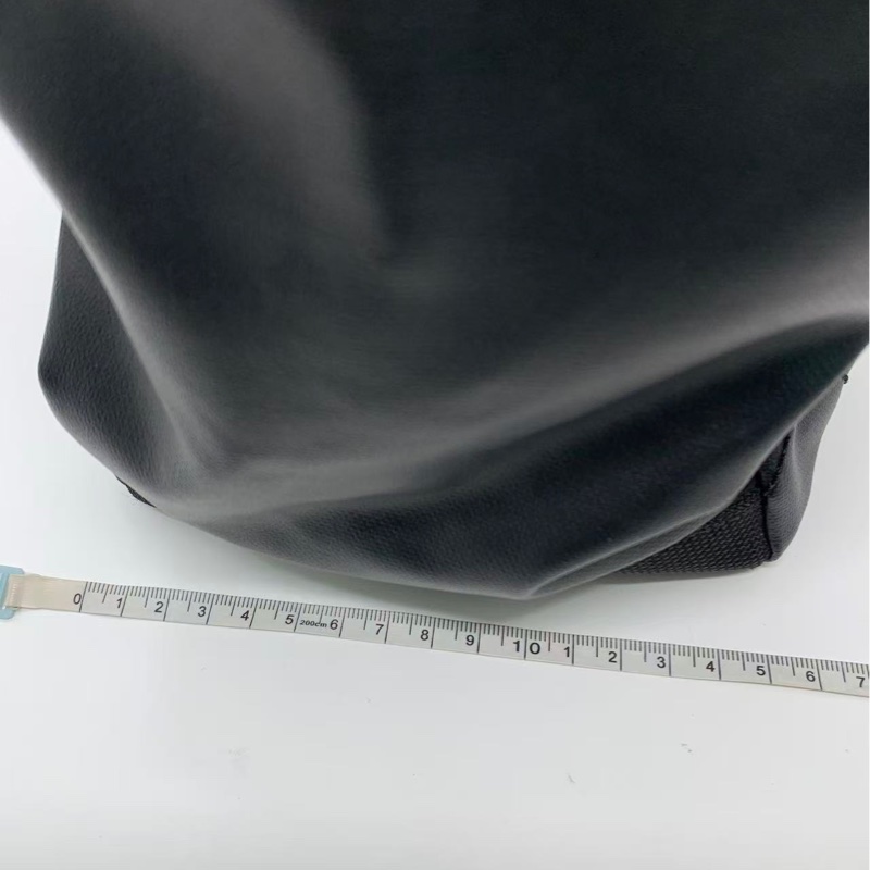 二手CHANEL黑色帆布塗層大號tote單肩包,13開,公價兩萬多,配件有塵袋,小內袋,邊角有正常使用痕跡-9