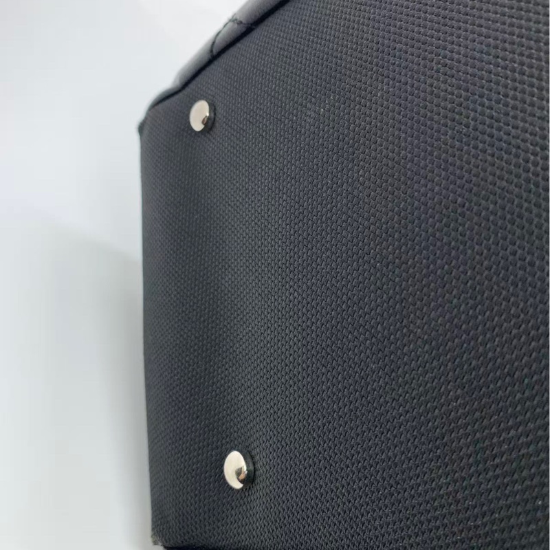 二手CHANEL黑色帆布塗層大號tote單肩包,13開,公價兩萬多,配件有塵袋,小內袋,邊角有正常使用痕跡-14