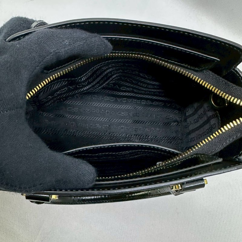 PRADA Vitello亮面皮革迷你手提包-4