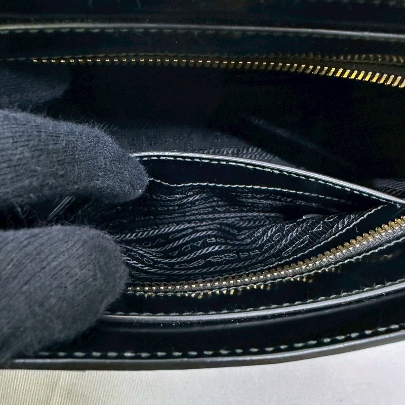 PRADA Vitello亮面皮革迷你手提包-5