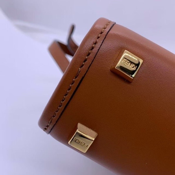 Fendi芬迪Sunshine棕色迷你琴譜包,13×17×5/,正常使用痕跡,邊角輕微磨損-4