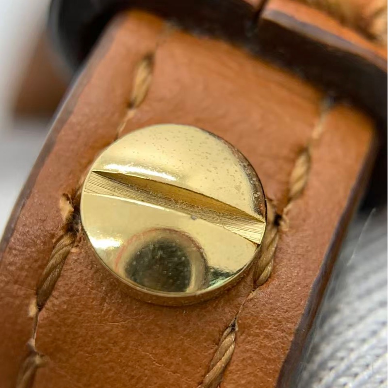 Fendi芬迪Sunshine棕色迷你琴譜包,13×17×5/,正常使用痕跡,邊角輕微磨損-14