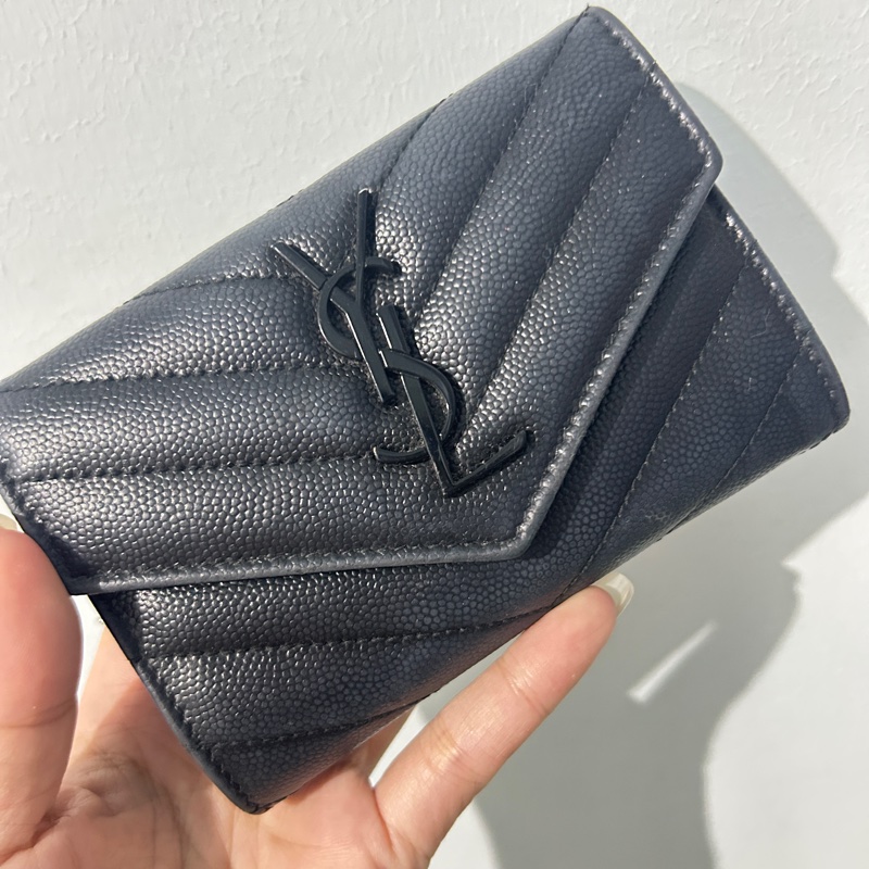 YSL魚子醬牛皮信封皮夾-6