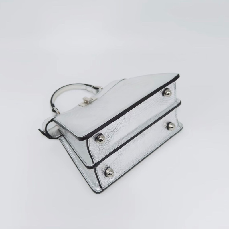 FENDI SS22太空銀掌紋牛iseeu小號peekaboo手提肩背包20*15*11 98新配件塵袋-4