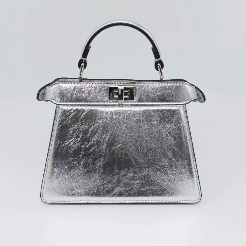 FENDI SS22太空銀掌紋牛iseeu小號peekaboo手提肩背包20*15*11 98新配件塵袋-5