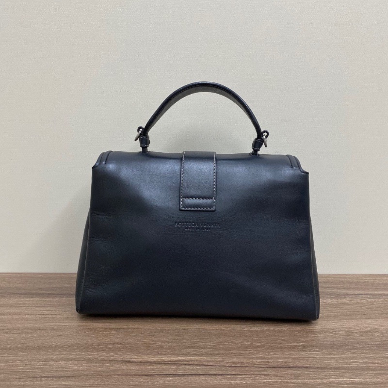 BV piazza黑銀手提斜背郵差包25*17*8 98新配件塵袋-6