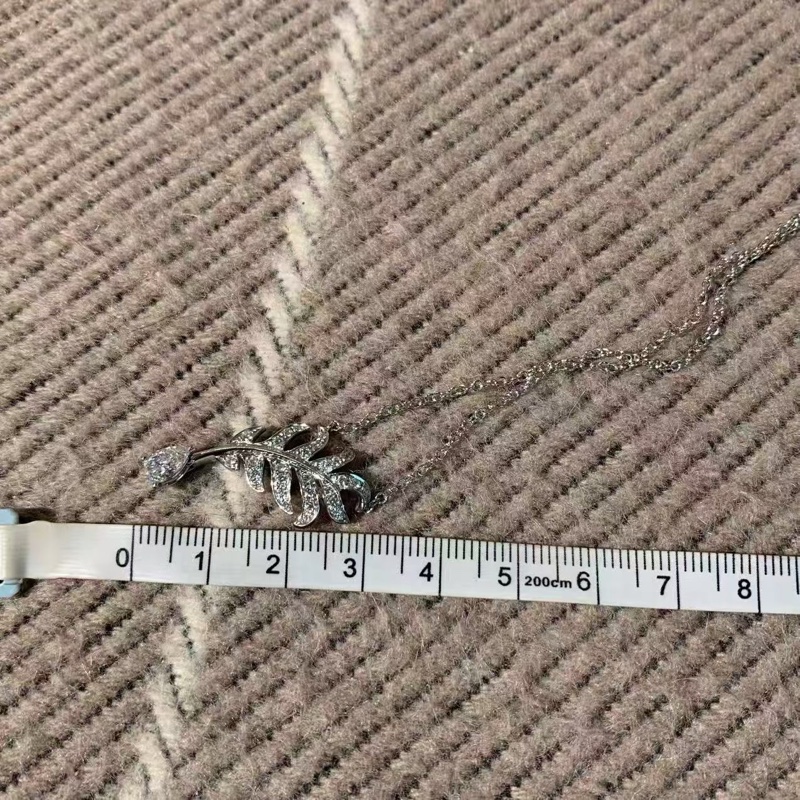 Chanel香奈兒高級珠寶PLUME羽毛滿鑽項鍊 18k白金滿天星,鑲嵌一顆0.5克拉D色主石,2021年購入-7
