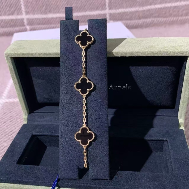 梵克雅宝Van Cleef & Arpels黑五花手链,黑玛瑙+18K金,经典五花设计,男女都能戴,送礼自留都很合适,2023年购入-4