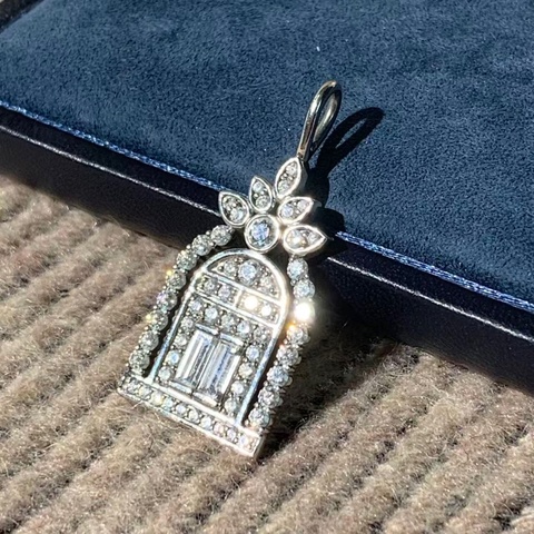 Harry Winston 海瑞溫斯頓幸福之門吊墜滿鑽，2025購入