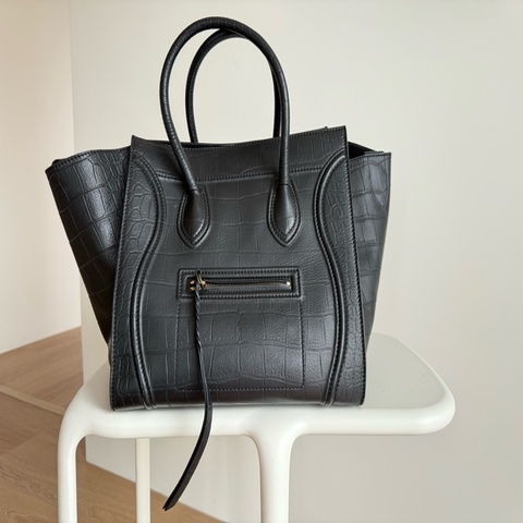 Celine Phantom黑色牛皮鱷魚壓紋大囧包