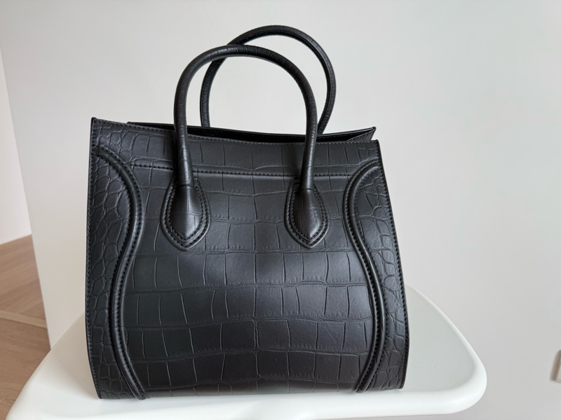 Celine Phantom黑色牛皮鱷魚壓紋大囧包-5