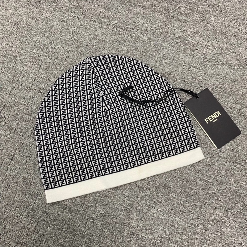 促銷品 Fendi 滿logo羊毛冷帽-2