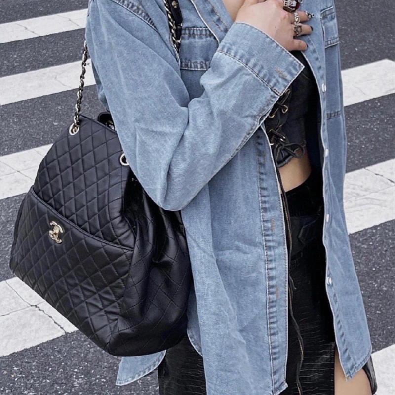 ✨Chanel 黑金水桶包 98新 部分膜還在🖤-1