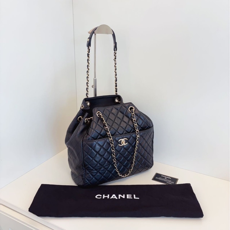 ✨Chanel 黑金水桶包 98新 部分膜還在🖤-3