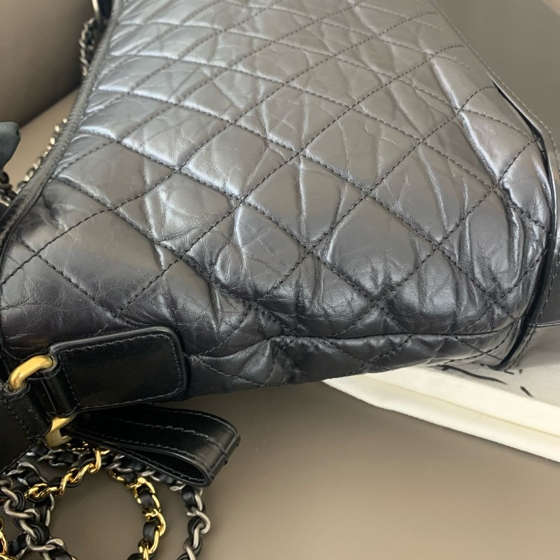 Chanel Gabrielle大號 黑色流浪包-10