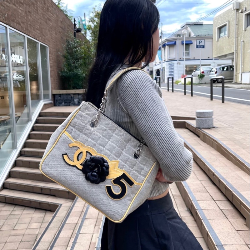 「JL 精品代購」9新 Chanel 香奈兒 山茶花 N5托特包-1