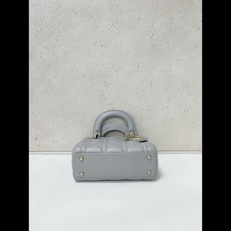 Dior Lady Dior 
三格 珠光灰 戴妃包-1