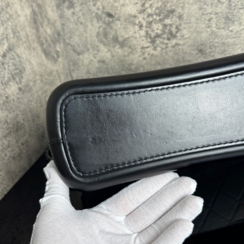 CHANEL 流浪包大號 黑拼白色-8