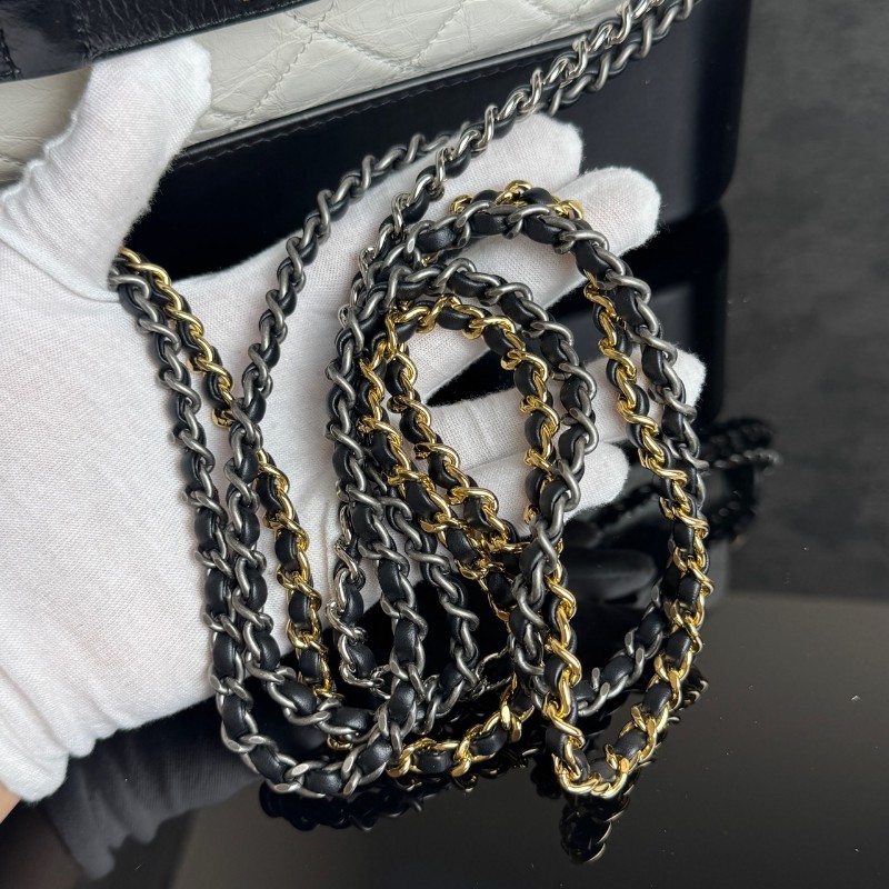 CHANEL 流浪包大號 黑拼白色-31