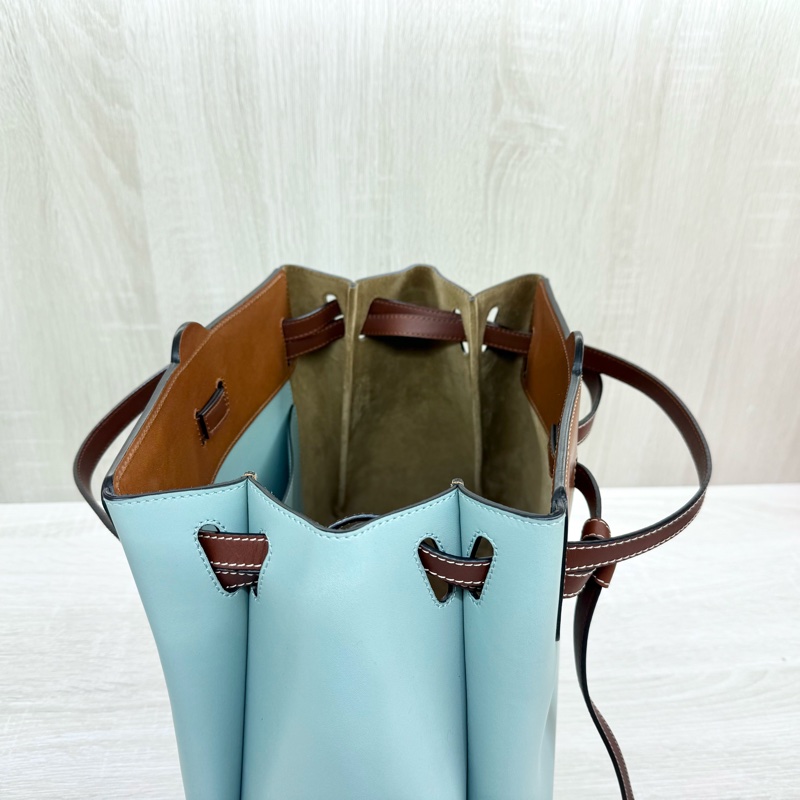 LOEWE淺綠牛皮拚棕綁結造型LAZO肩背包-7