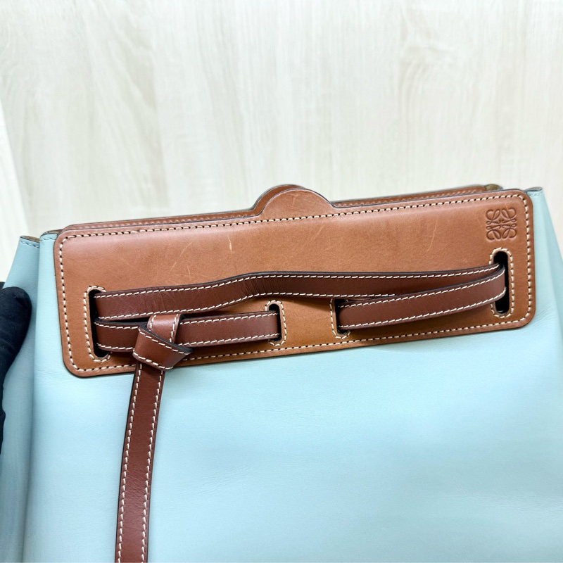 LOEWE淺綠牛皮拚棕綁結造型LAZO肩背包-8