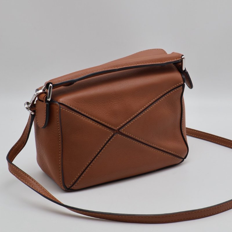 LOEWE Puzzle小牛皮手袋 - 迷你棕色-1